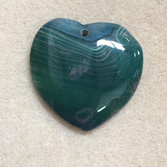 Green Onyx Agate Heart Pendant - Picture 1 of 10